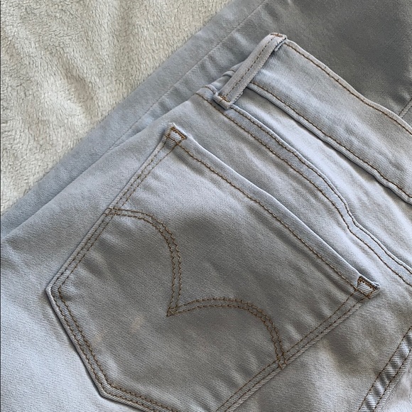 LEVIS SUPER SKINNY 710 RIPPED JEANS, LIGHT,SIZE 27 - Picture 7 of 9